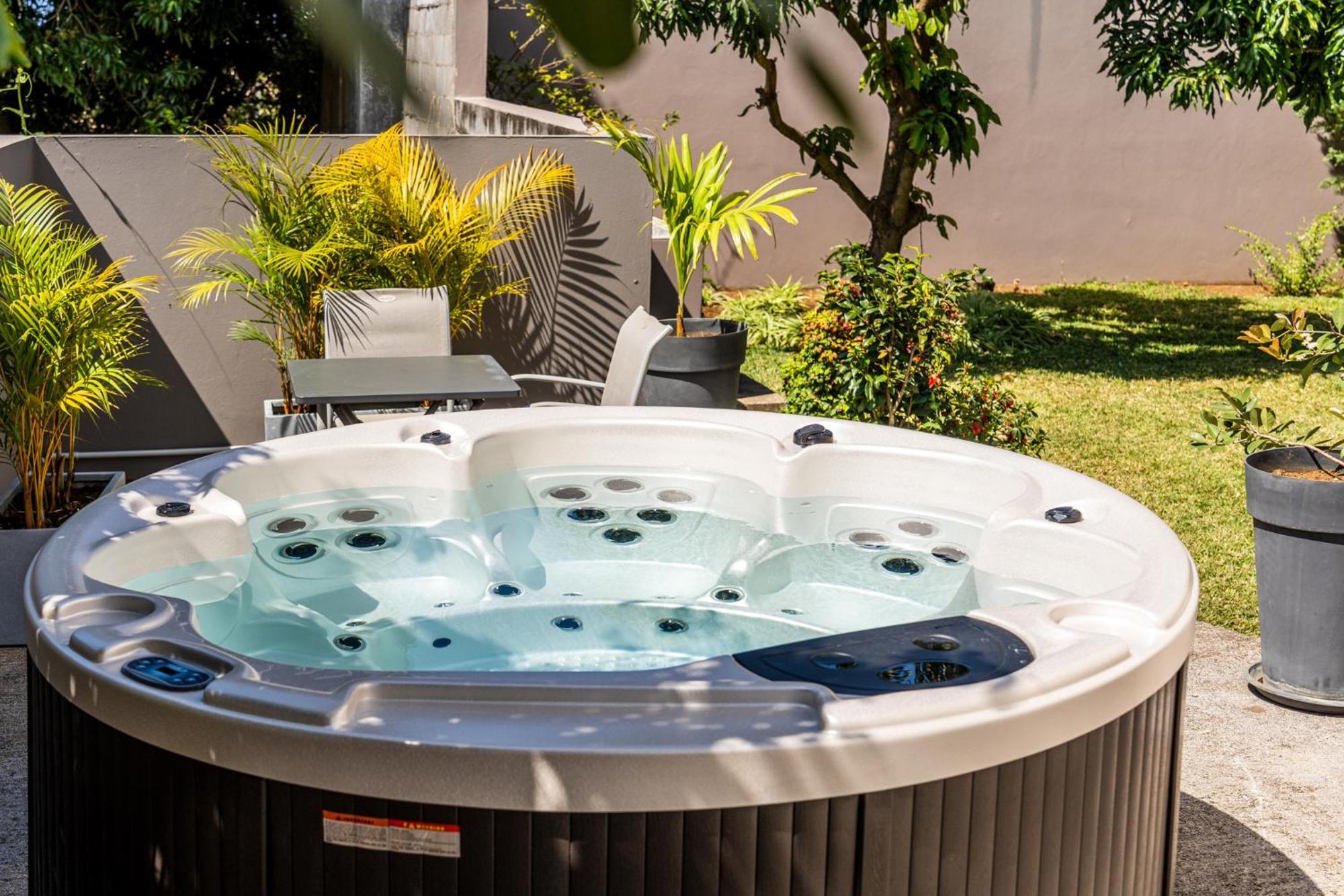 Villa Et Grand Jacuzzi Six Personnes, En Pleine Nature Saint-Joseph Esterno foto